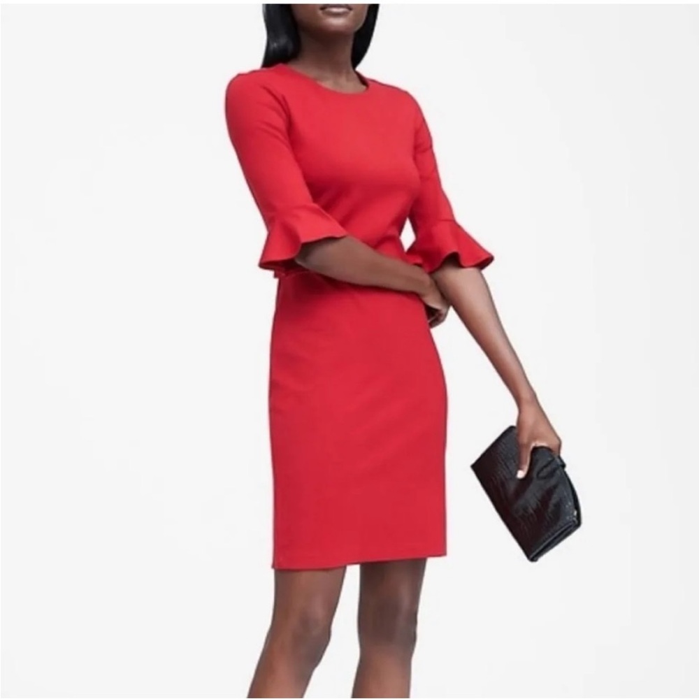 🎅🏻 Banana Republic red flutter sleeve dress